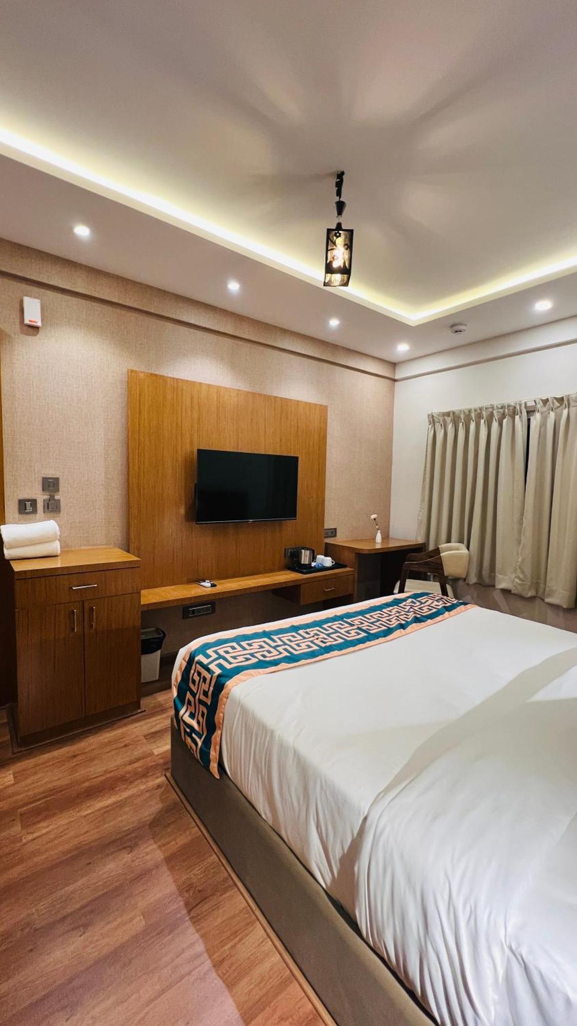 Hotel Aashraya Dod Jala Екстер'єр фото