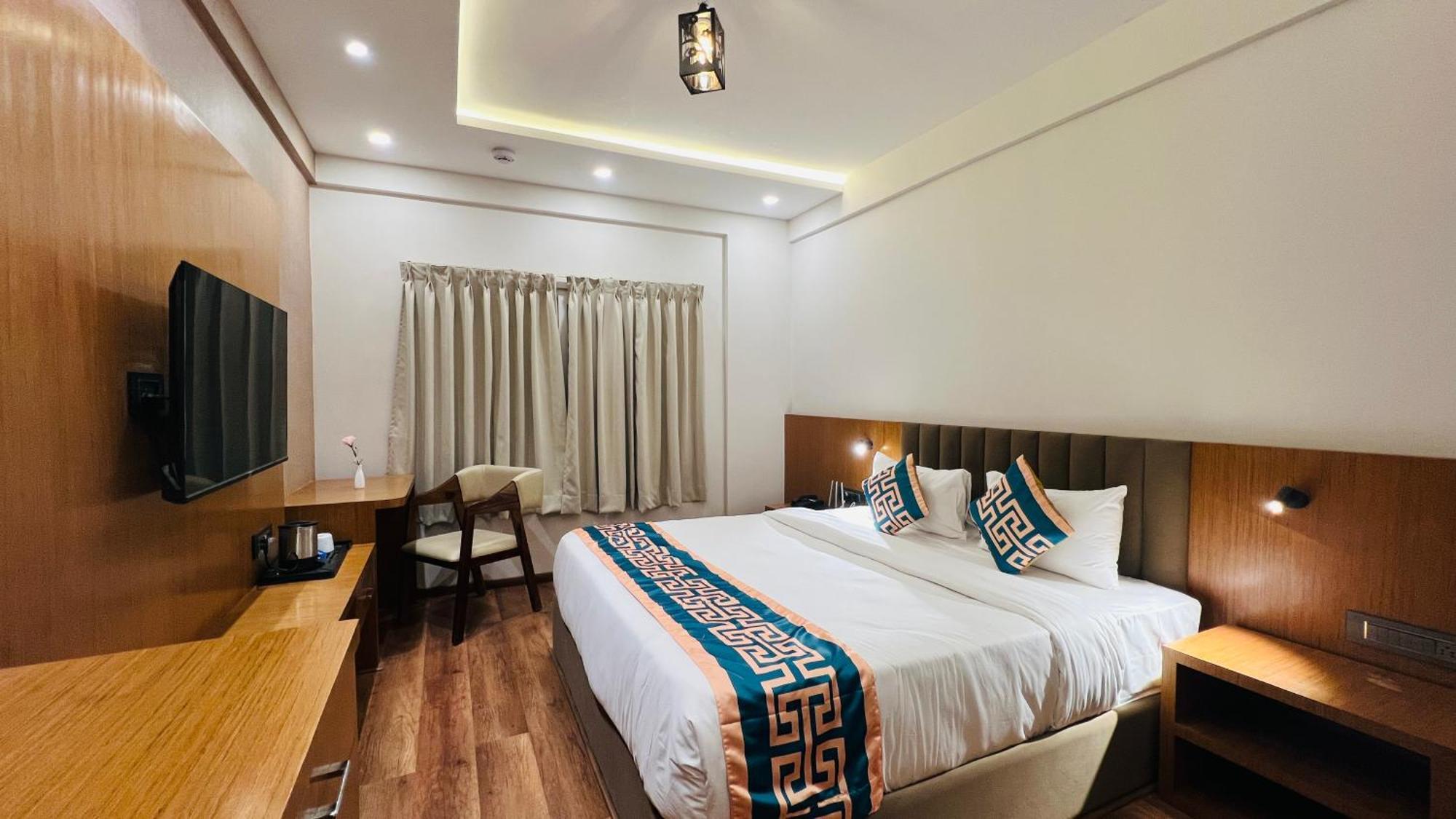 Hotel Aashraya Dod Jala Екстер'єр фото
