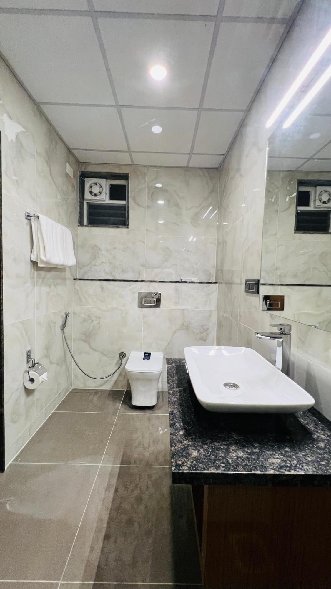 Hotel Aashraya Dod Jala Екстер'єр фото