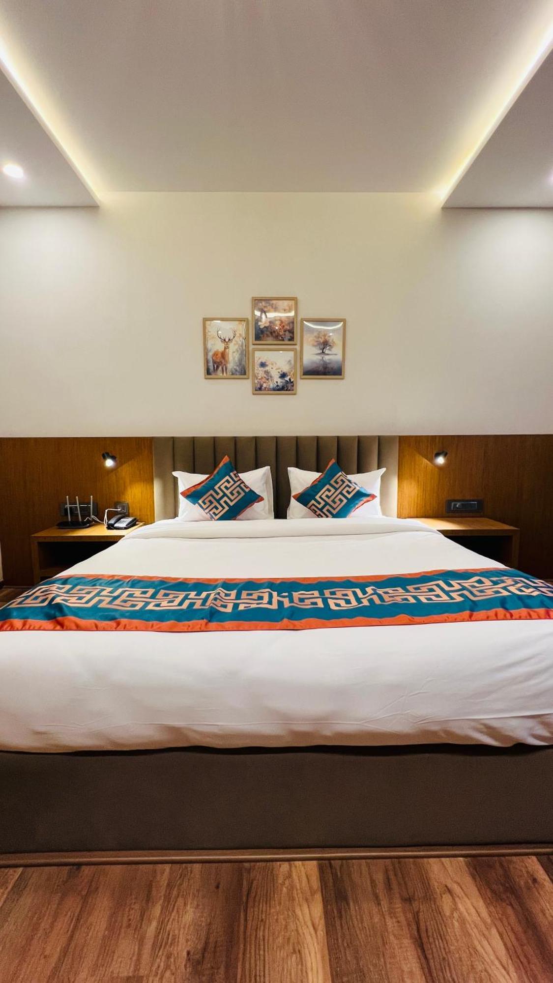 Hotel Aashraya Dod Jala Екстер'єр фото