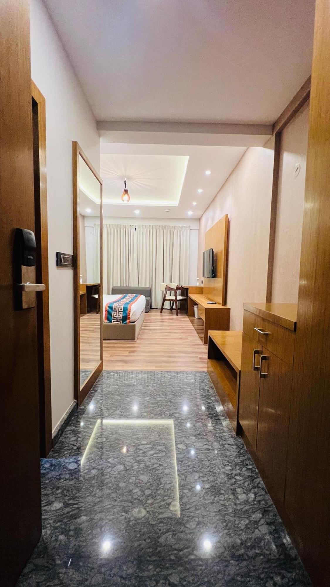 Hotel Aashraya Dod Jala Екстер'єр фото